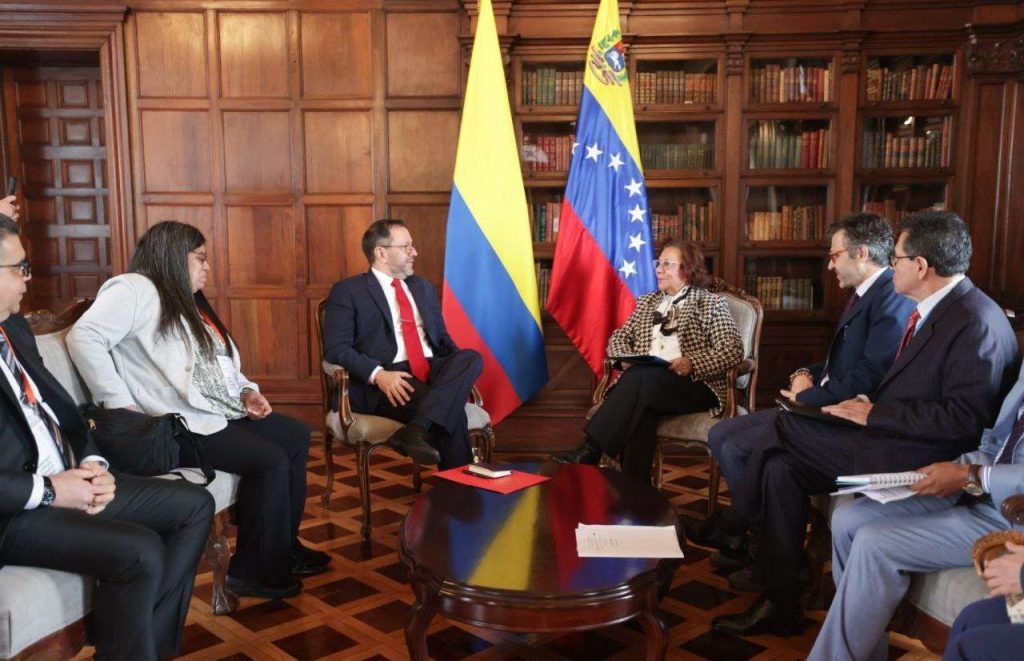 Venezuela y Colombia abordan avance de zona económica binacional