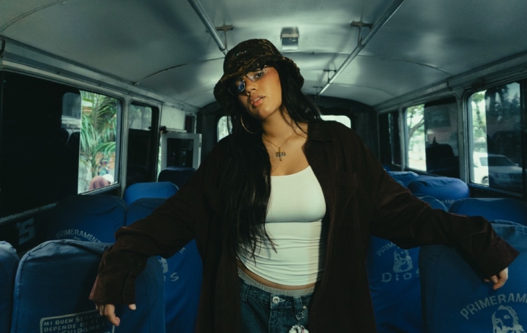 Mari “La Carajita” estrena “Kura”, su nuevo éxito que transforma la melancolía en perreo