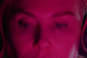 Cómo se vuelve sensual un vaso de leche. Acaba de estrenarse en streaming el último bombazo del cine erótico