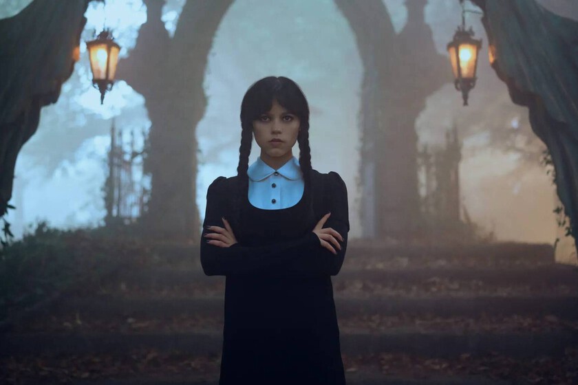 Creo que el éxito de 'Miércoles' radica en que tiene su corazoncito. Y en la temporada 2 late con más fuerza gracias al vínculo de la protagonista y su madre