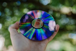 En 2003 una empresa quiso revolucionar el mercado de los DVD con una idea de bombero: discos que caducaban