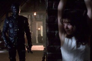 Si te gusta ‘Weapons’, puedes rescatar este clásico de terror de culto sobre horror y pánico en el barrio con dos estrellas de ‘Twin Peaks’