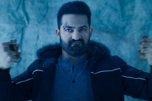 La estrella de ‘RRR’ regresa al cine de acción más exagerado y cargado de “bromance” con la alucinante nueva película de un universo cinematográfico de espías
