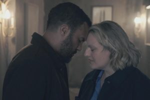 "Una absoluta tragedia". Para esta estrella de 'El cuento de la criada' es absurdo que Elisabeth Moss no esté nominada en los Emmy 2025