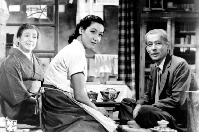 'Cuentos de Tokyo' es un drama minimalista que definió el cine familiar. Una obra maestra universal de Yasujiro Ozu que refleja con sutileza lo cotidiano