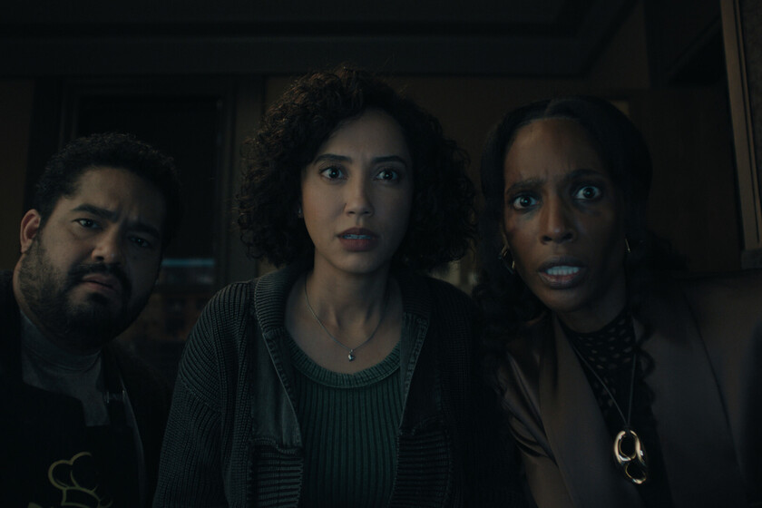 Temporada 4 (2025) Crítica. La serie de ciencia ficción no logra rematar el cierre de su más allá virtual