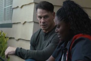 'El Pacificador' se ha convertido a lo tonto en una pieza clave del DCU. El último episodio nos da más pistas de su multiverso