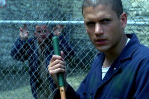 Hace 20 años nos enganchamos de mala manera a esta serie carcelaria. Un adictivo e intrincado plan de fuga que supuso un fenómeno global