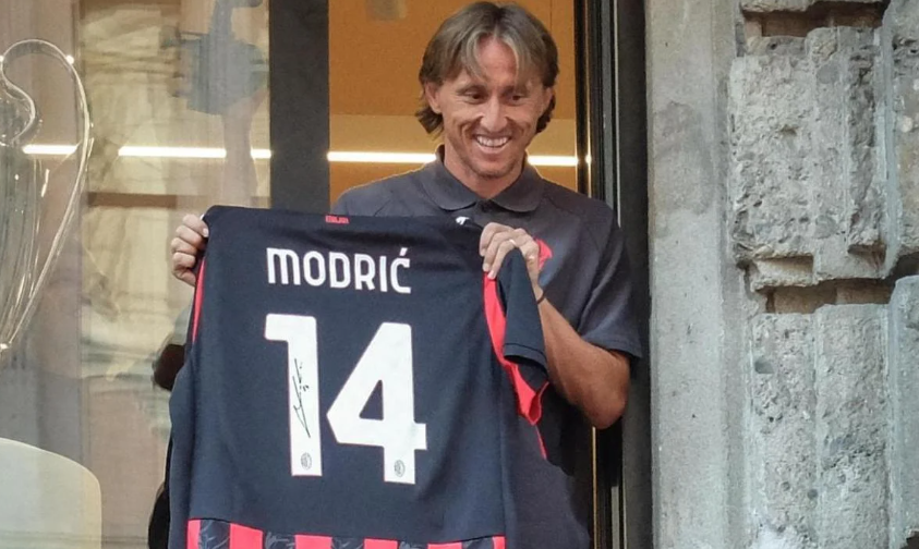AC Milán presentó a Luka Modric como nuevo jugador