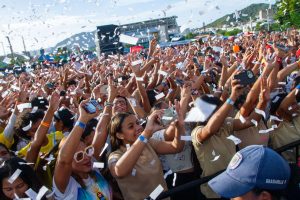 Bachilleres neoespartanos celebraron su graduación con la Ruta Live