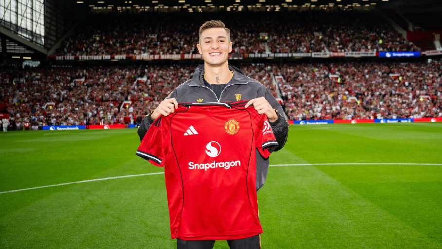 Manchester United ficha a Benjamin Sesko hasta el 2030