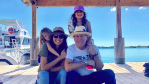 Bruce Willis ha sido trasladado a una casa de cuidados especiales, reveló su esposa Emma Heming