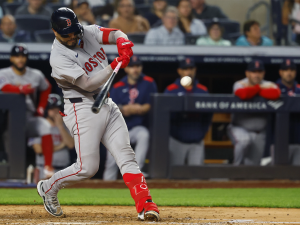 Carlos Narváez fulmina a Yankees en aplastante victoria de Boston