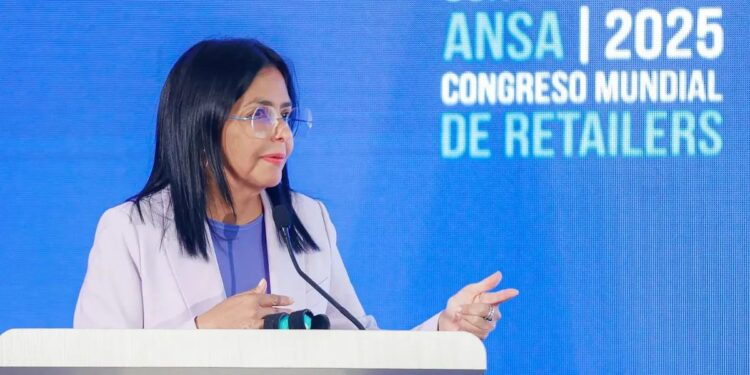 'Está encerrada como cucaracha pensando cómo instalar bombas'