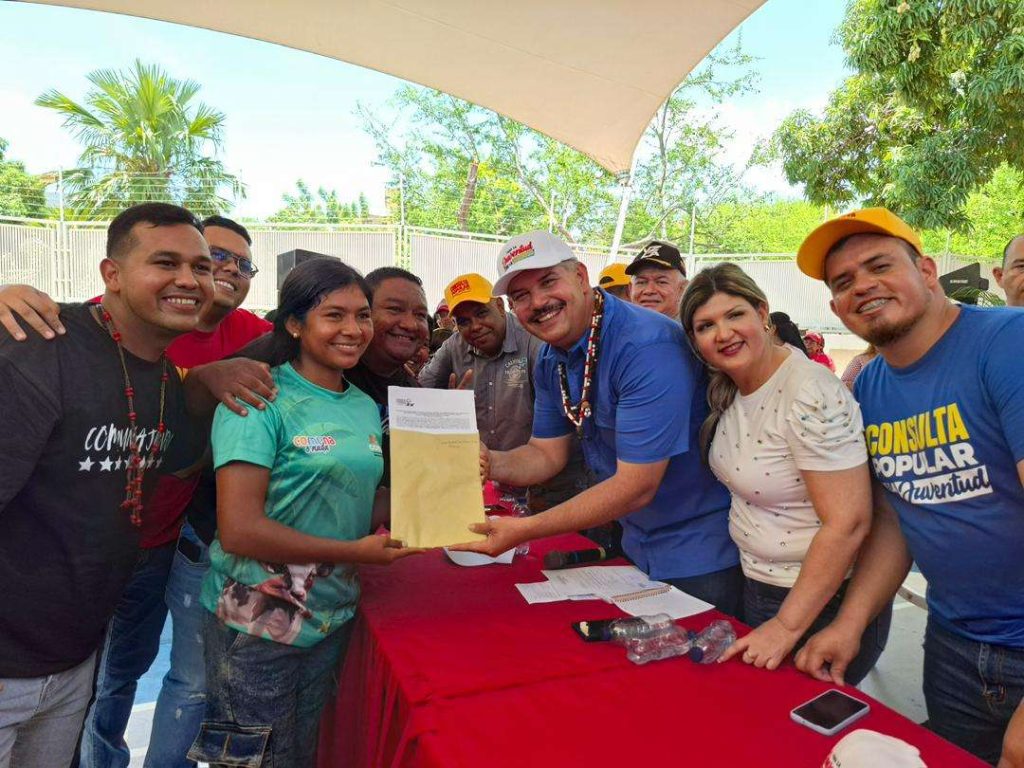Entrega financiamiento a 156 circuitos comunales para proyectos de la juventud