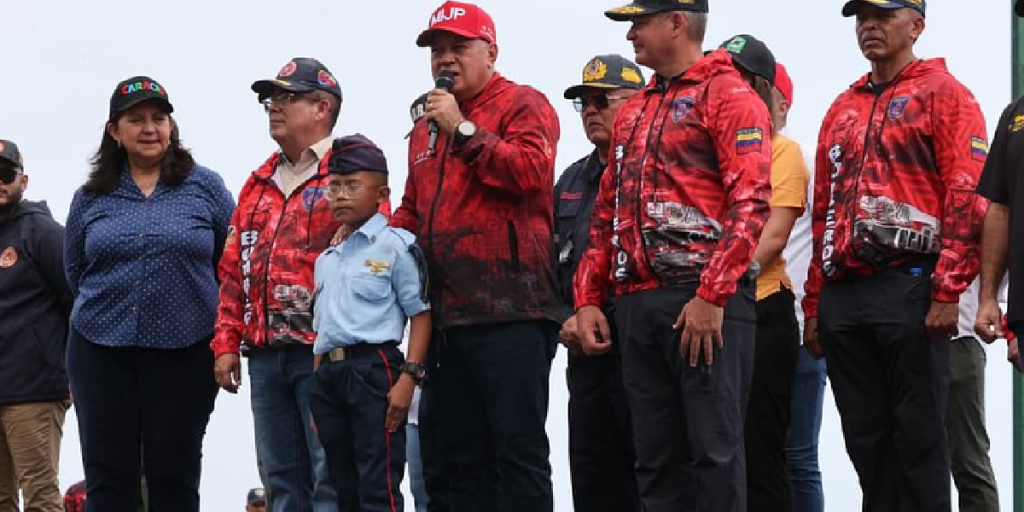 Gobierno inicio entrenamiento de jóvenes para 'la defensa de la patria' en La Guaira