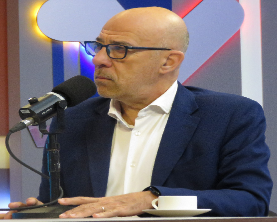 Exembajador Laborde apoya medidas de defensa del presidente Maduro