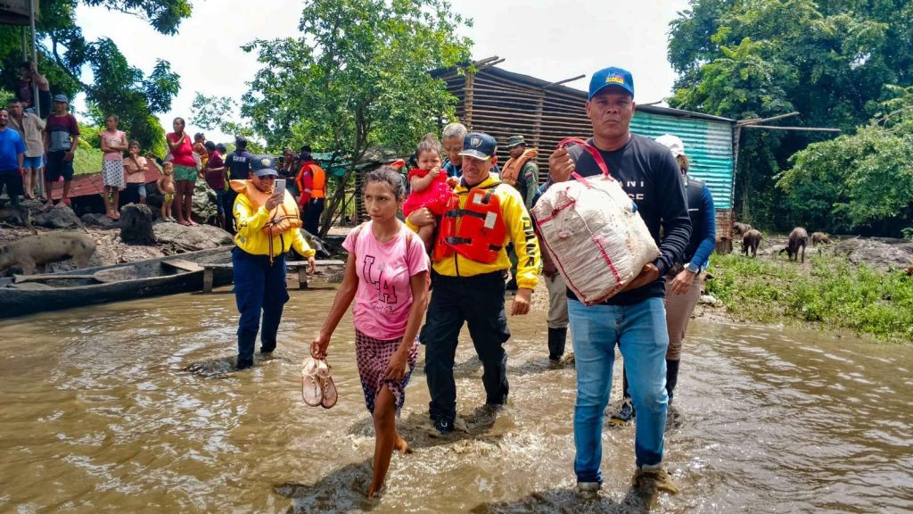 Favorecen a familias con activación de refugio por crecida del Orinoco en Monagas