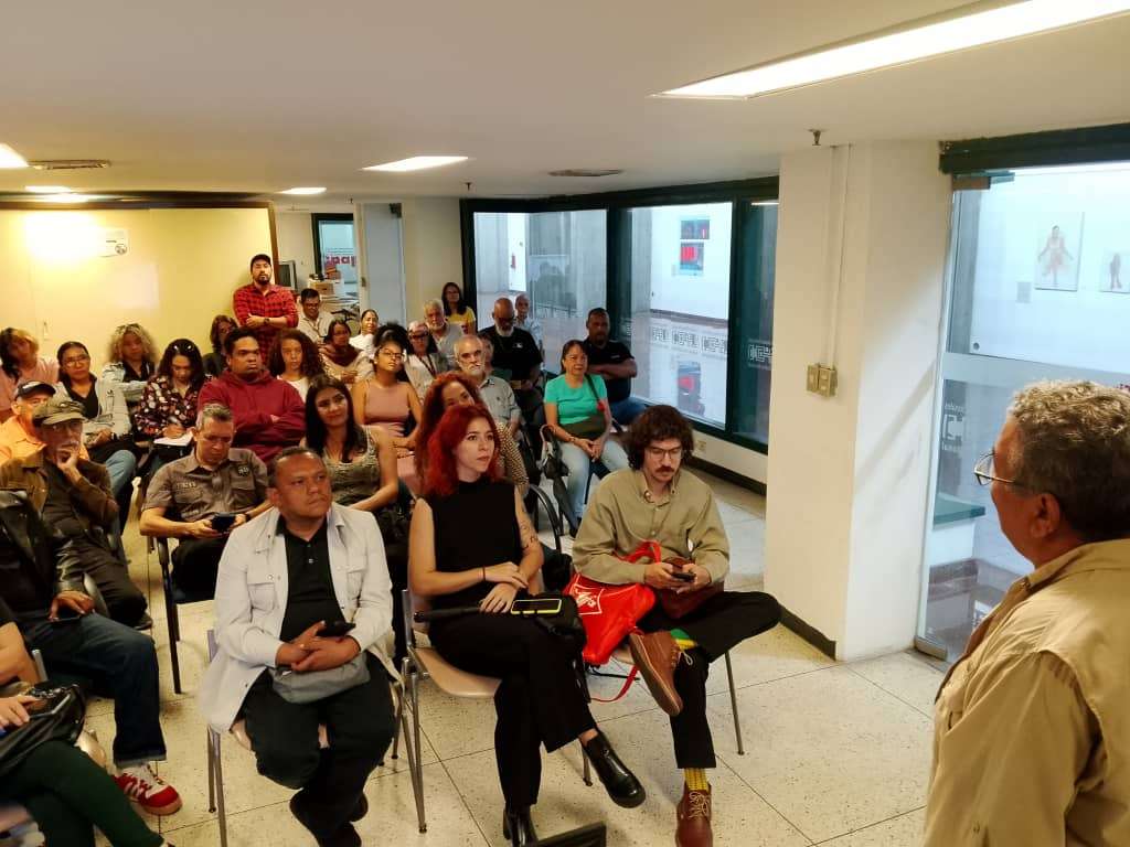 Fotógrafos debatieron sobre su Día Nacional y el uso de la IA