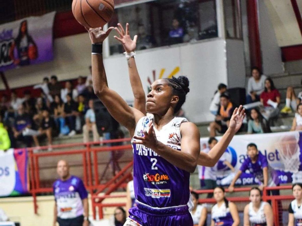 Genesis Rivera pone rumbo a Portugal