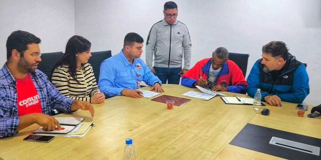 Gobierno activa plan para distribución de mobiliario "hecho en Venezuela"