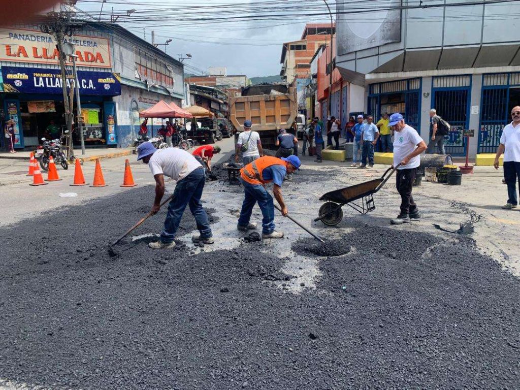 Inicia plan de bacheo en Guarenas