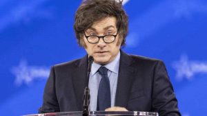 Investigan al presidente Milei por amenazas contra periodista argentina