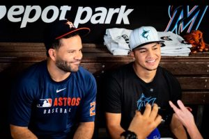 El prospecto venezolano Javier Sanoja rindió homenaje a su ídolo José Altuve