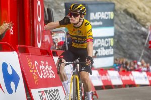 Vingegaard cede liderato a Gaudu por regla de desempate y Turner gana la 4ta etapa de la Vuelta