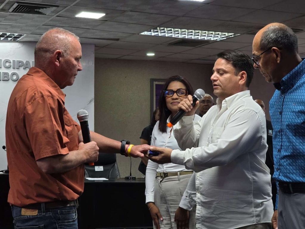 Juramentado Di Martino como presidente del Consejo Local de Planificación