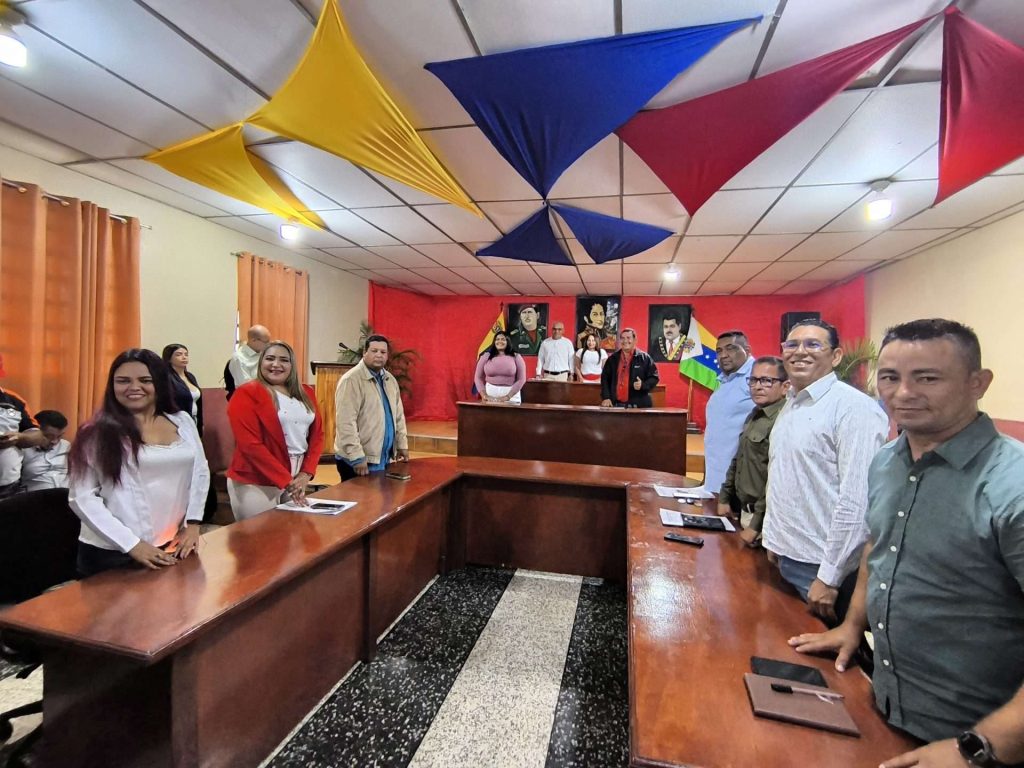 Juramentan la nueva junta directiva del Consejo Municipal de San Fernando  
