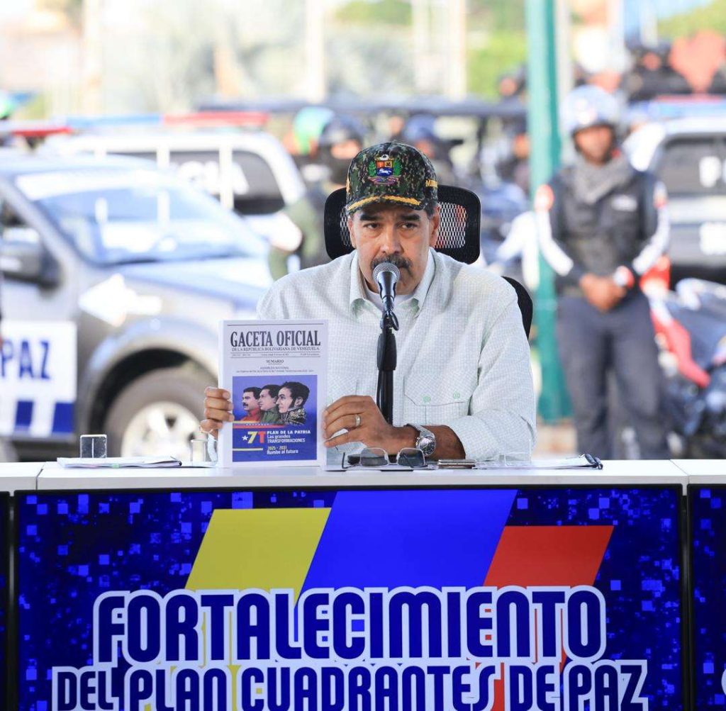 Maduro aprueba renovación de vocerías en los Consejos Comunales