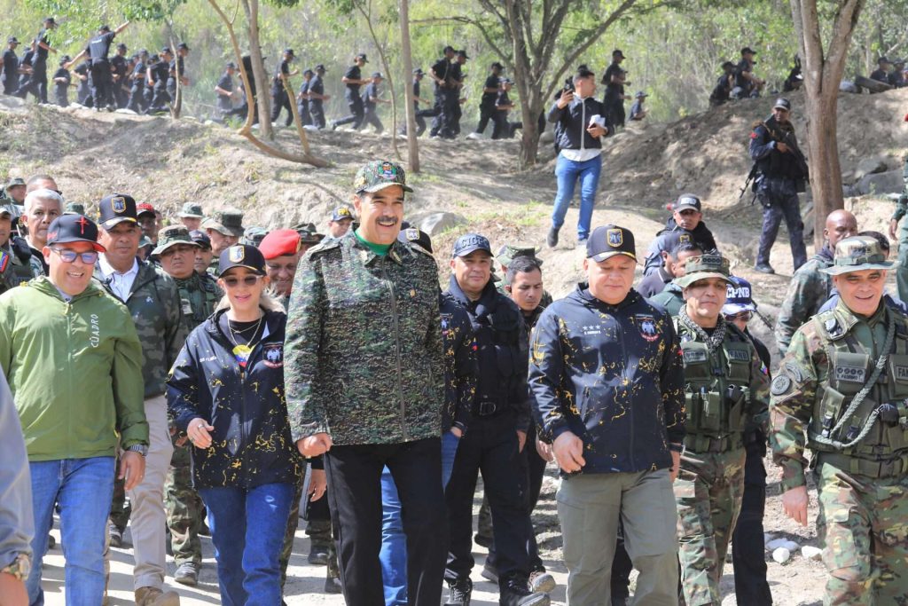 Maduro encabeza acto de clausura de Curso de Operaciones Especiales
