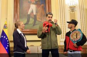 Maduro recibió en Miraflores a Carlos Cañizales campeón mundial de boxeo