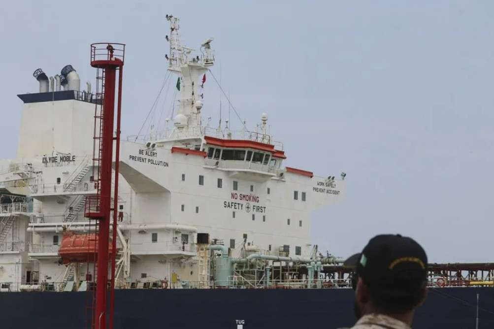 Moscú: Reino Unido y la Otan preparan ataque contra flota con petróleo ruso