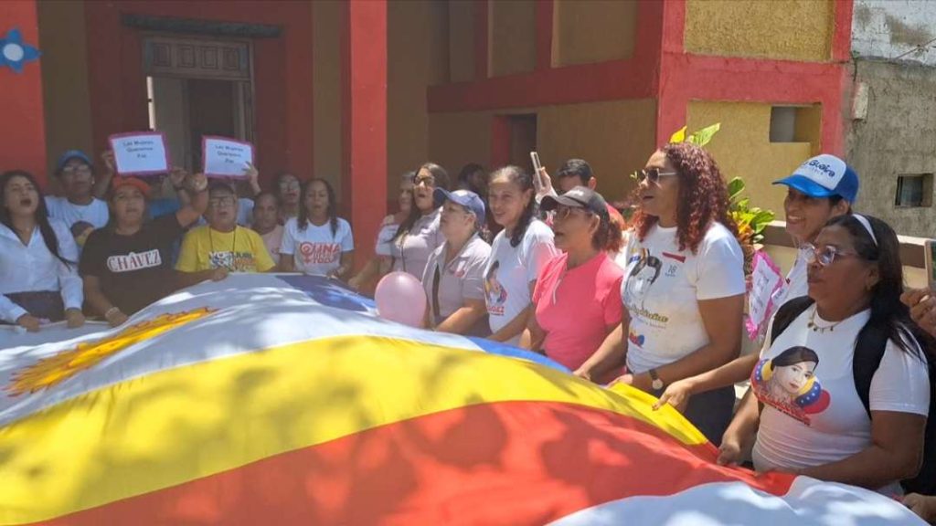 Mujeres de La Guaira rechazan amenazas de EEUU contra Venezuela 