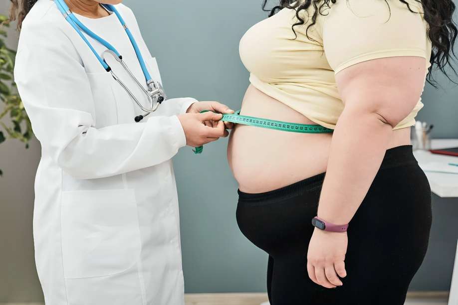 Mujeres obesas corren mayor riesgo de cáncer