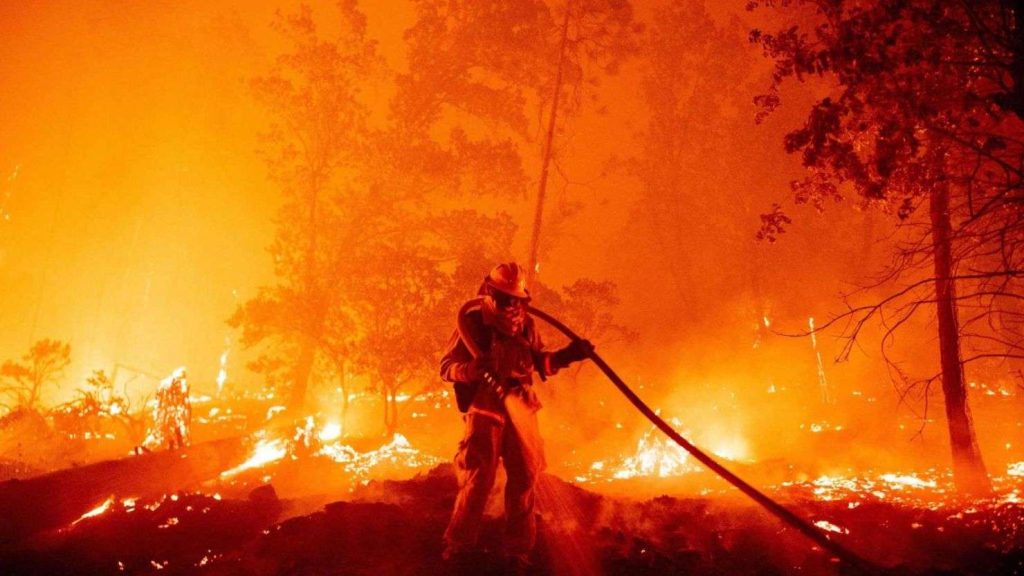 Ola de calor produce enormes incendios en varias localidades de España