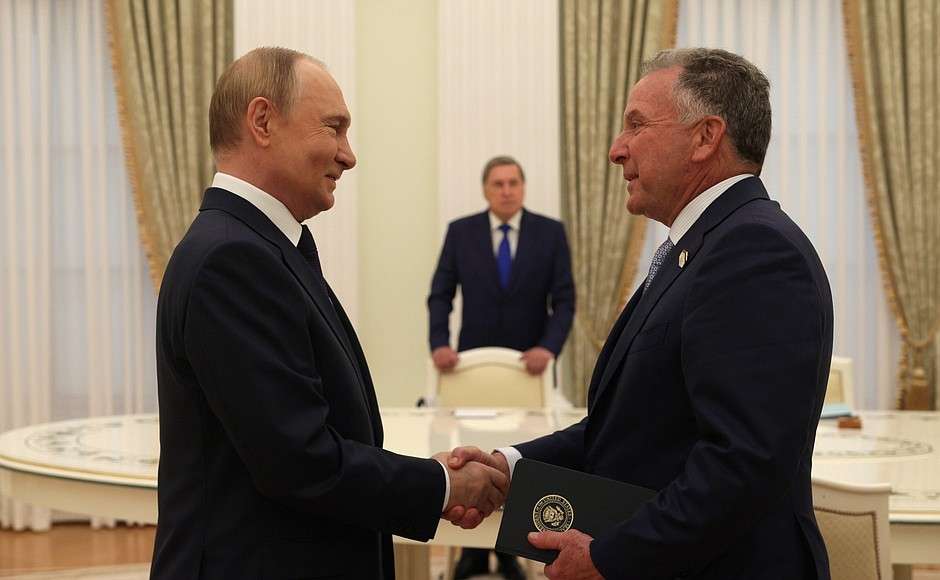 Presidente Putin sostuvo reunión con el enviado especial de Trump