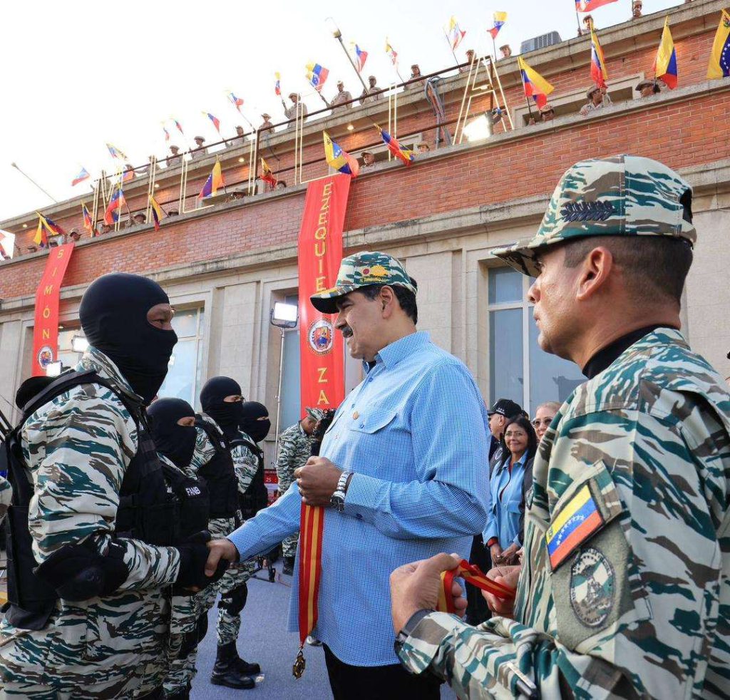 Presidente otorga condecoración “Cruz de la Milicia Bolivariana” en su primera clase