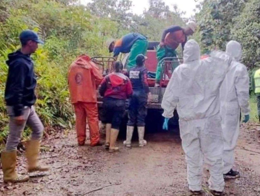 Rescatan de un barranco el cadáver de una mujer