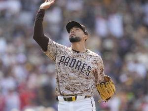 Robert Suárez es el salvavidas de los Padres