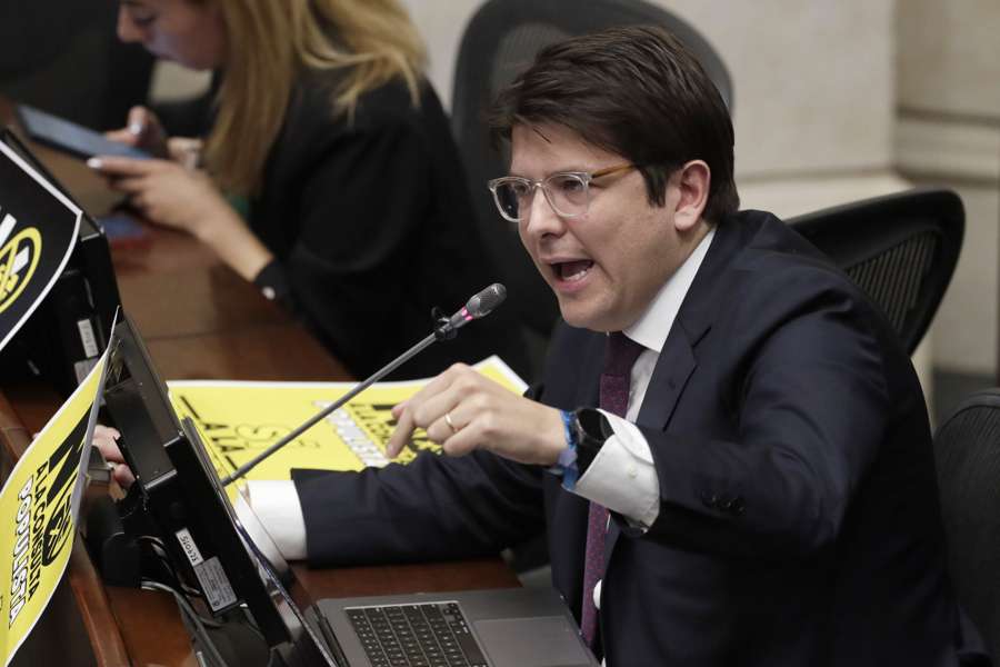 Senador colombiano Miguel Uribe Turbay en condición crítica por hemorragia