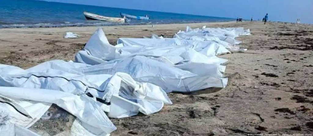 Suben a 86 los muertos tras hundirse barco con migrantes en Yemen
