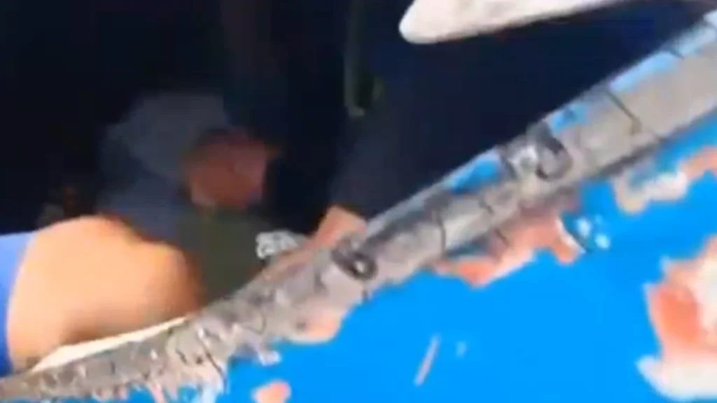 Reportaron volcamiento de una unidad de transporte público en Zulia: Pasajeros quedan atrapados