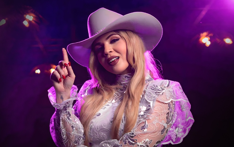 Yenifer Mora estrena “No te lo creo”