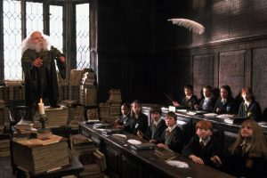 Warwick Davis volverá a Hogwarts en el remake de 'Harry Potter', que ya ha elegido a todo el claustro de profesores