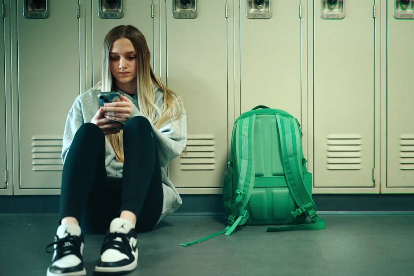 Este documental de Netflix es mucho más que un adictivo juego de detectives. Nos invita a repensar la fragilidad de nuestras relaciones en la era digital