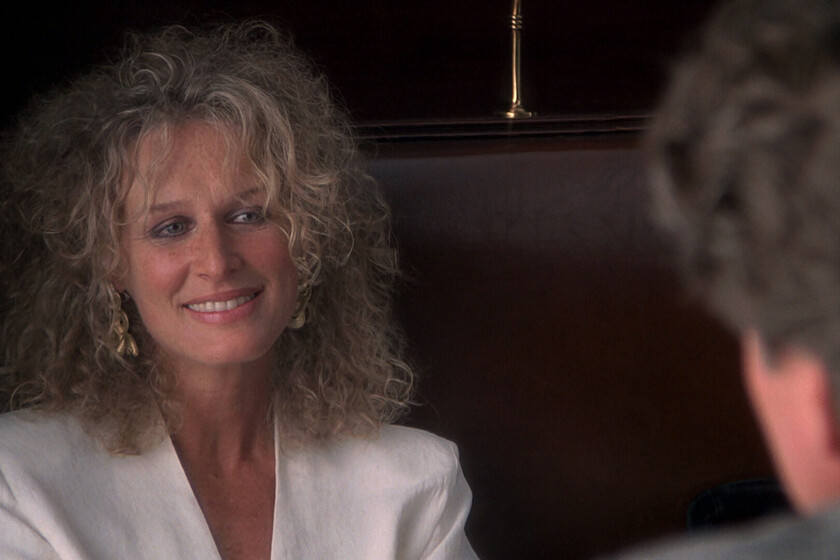 Por petición del público, esta película cambió su final para que el papel de Glenn Close pagara caro, y al final el director accedió por una buena pasta