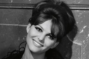 Muere a los 87 años Claudia Cardinale, leyenda del cine italiano y actriz protagonista de 'Fellini, ocho y medio (8½)', 'El gatopardo' y 'La pantera rosa'